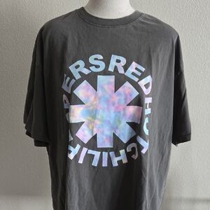 Red Hot Chilipeppers Gray Short Sleeve Unlimited Love World Tour Tee with Logo